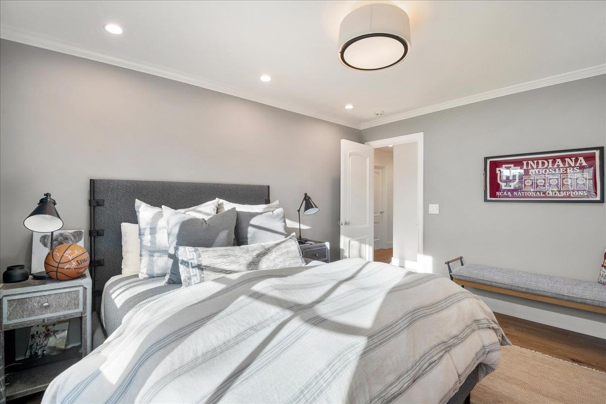 130 Longmeadow DR