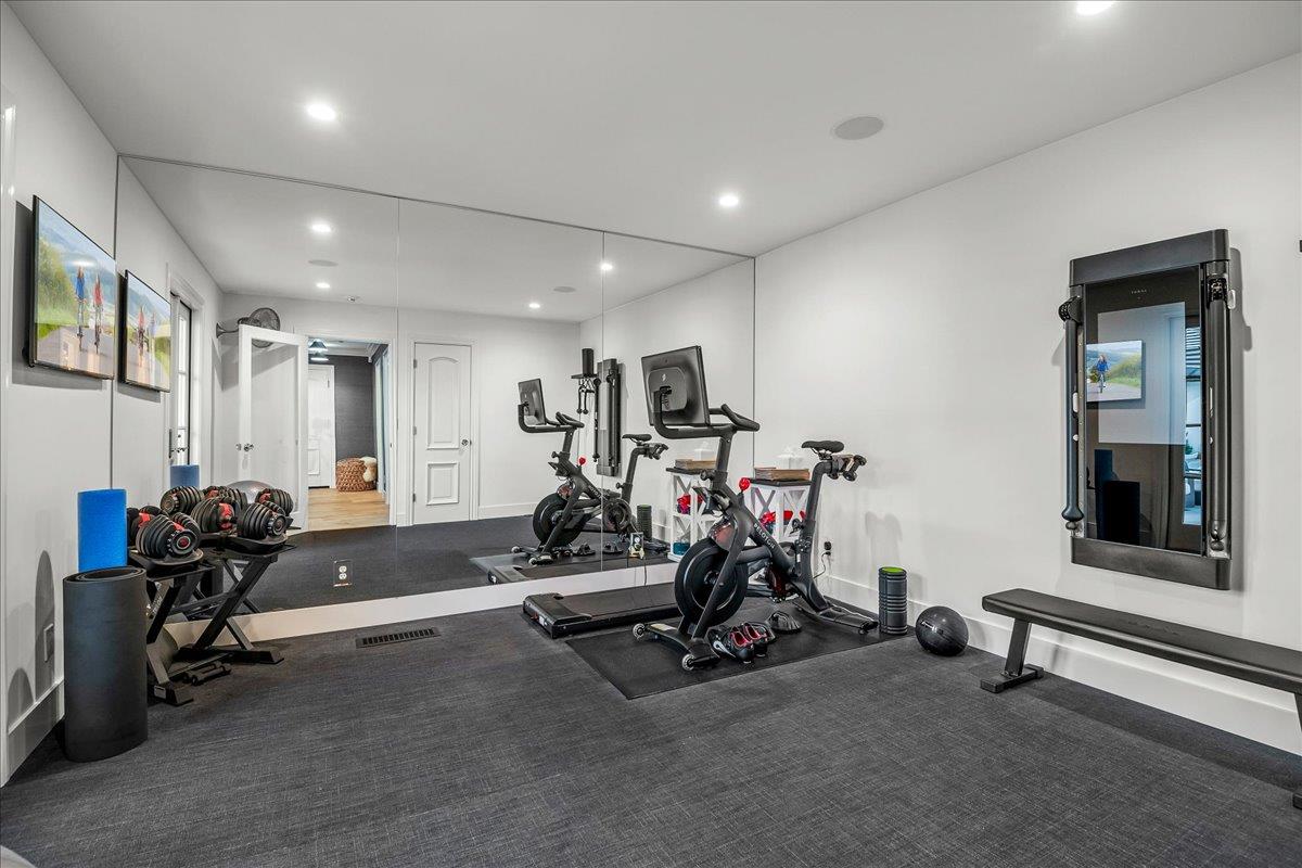 130 Longmeadow DR