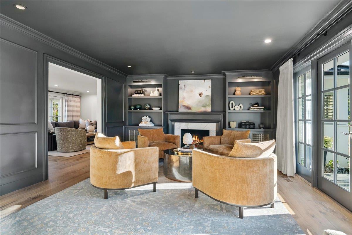 130 Longmeadow DR