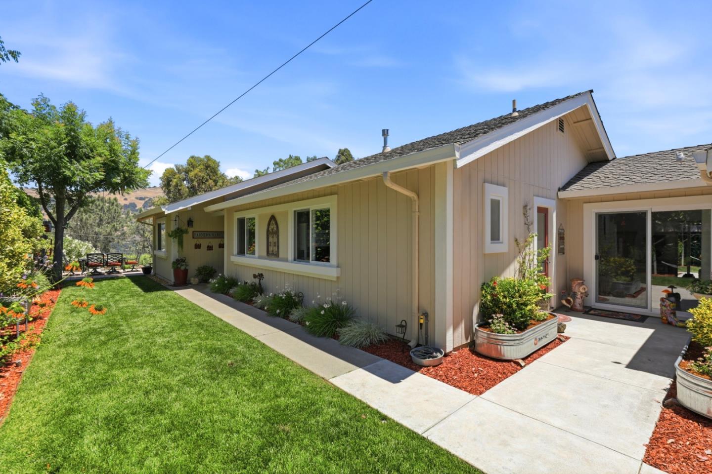 16989 Sara Jane Lane