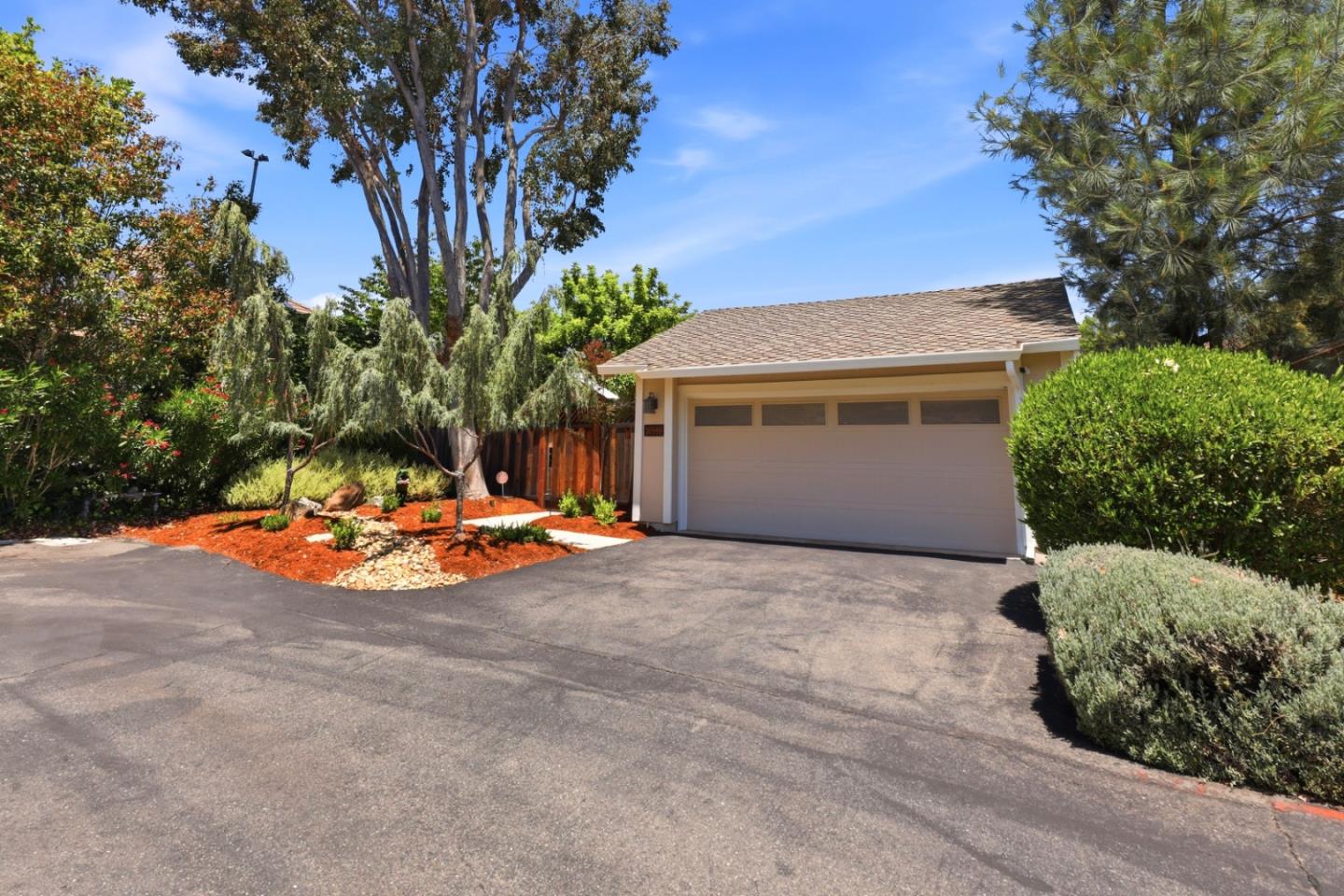 16989 Sara Jane Lane