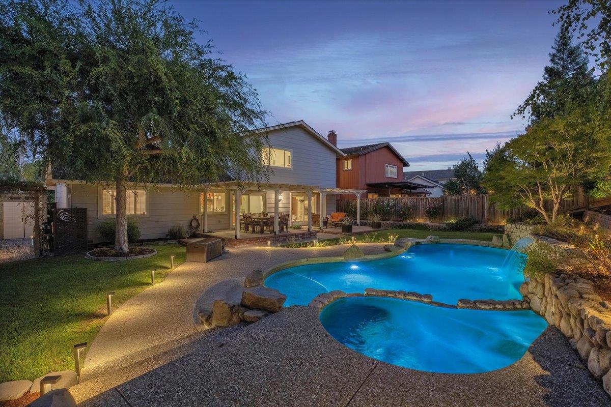 6519 Skyfarm DR