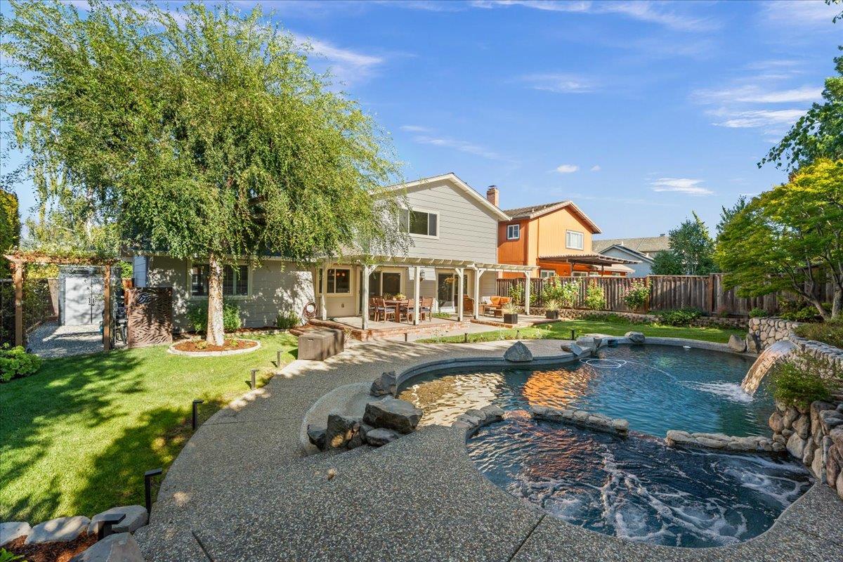 6519 Skyfarm DR