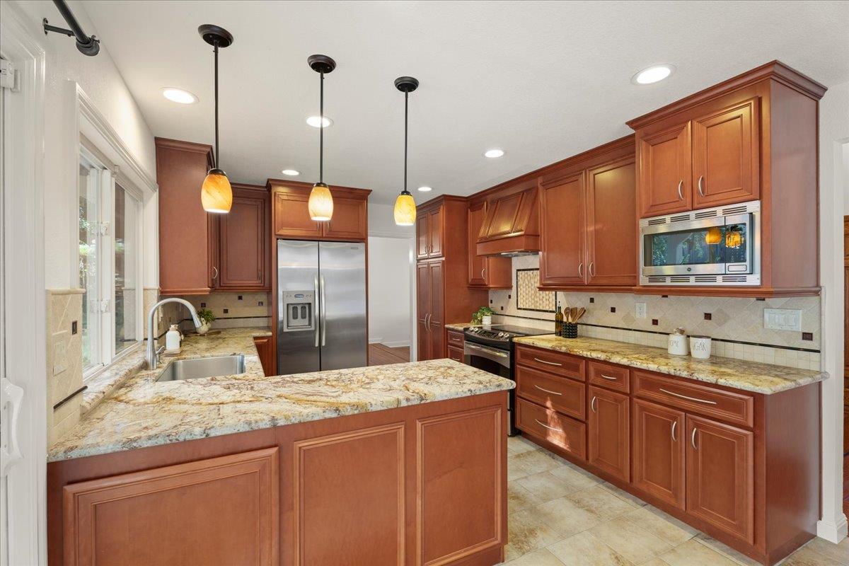 6519 Skyfarm DR