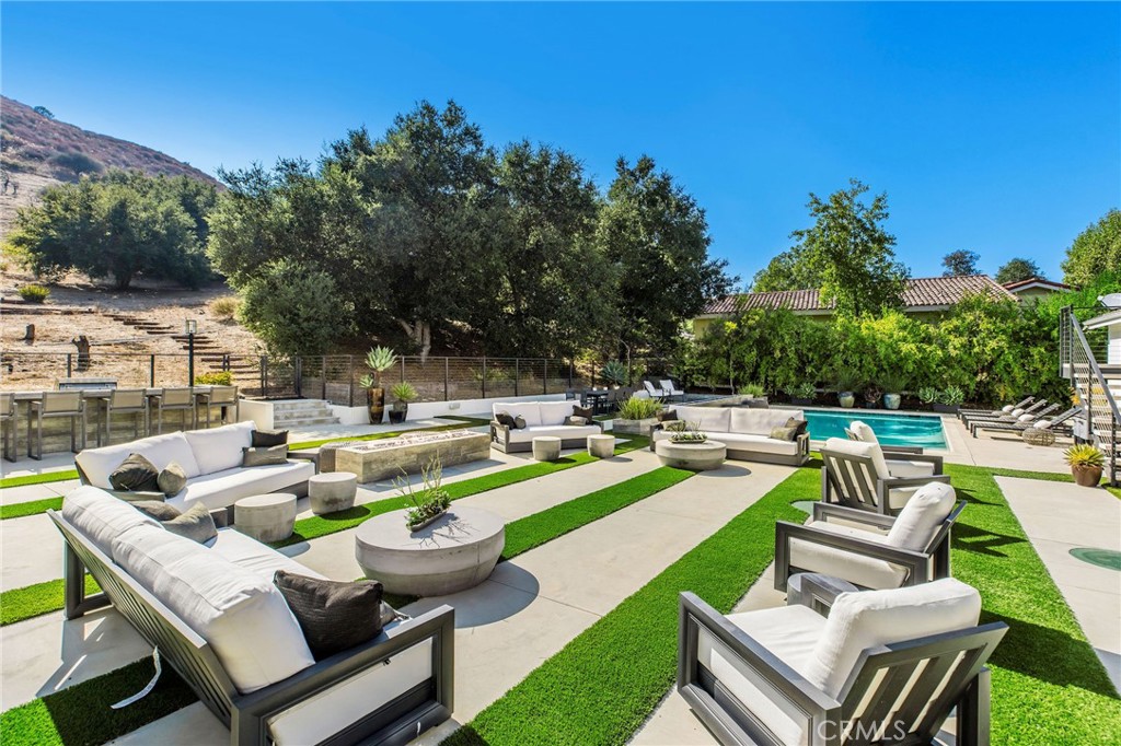 207 SADDLEBOW Road
