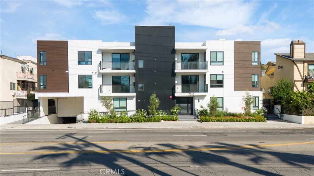 7510 Sepulveda Boulevard 102