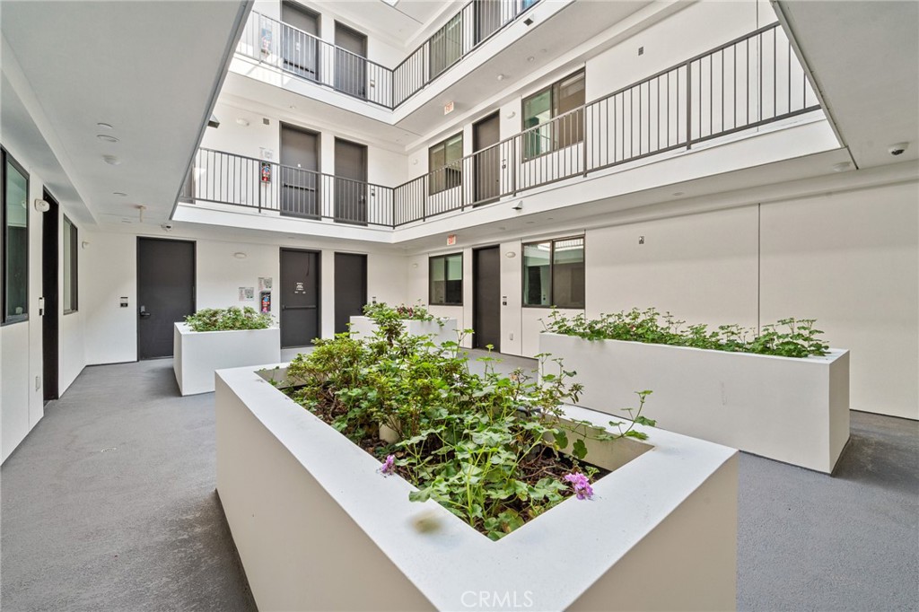 7510 Sepulveda Boulevard 102