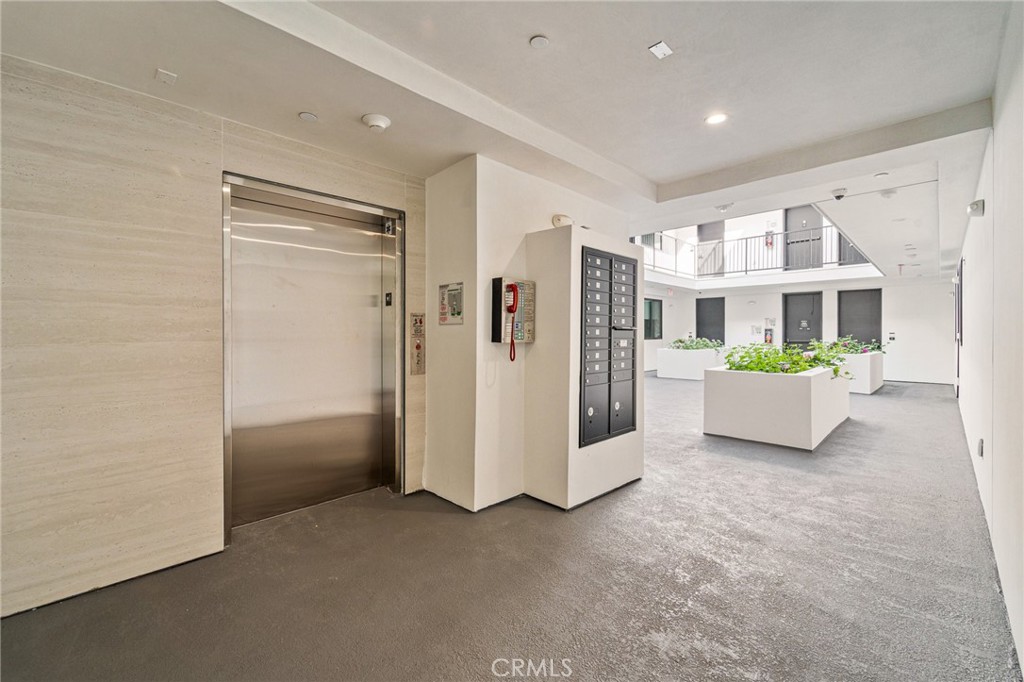 7510 Sepulveda Boulevard 102