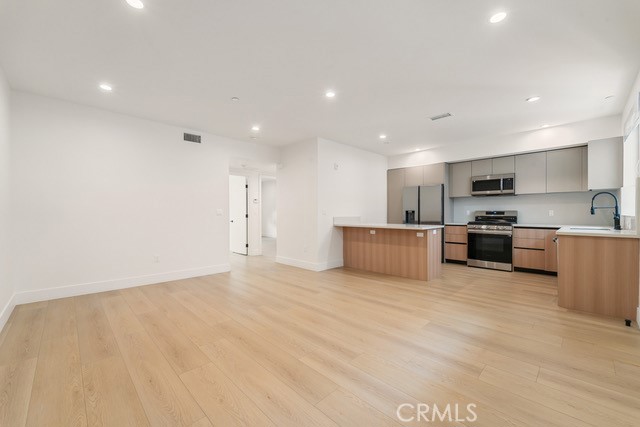 7510 Sepulveda Boulevard 102