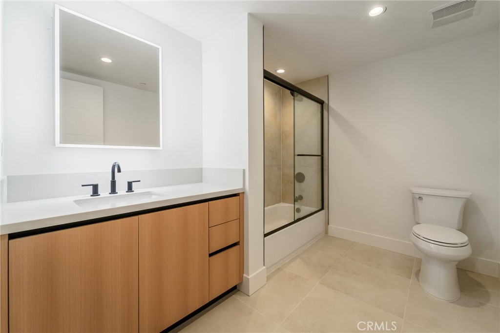 7510 Sepulveda Boulevard 102