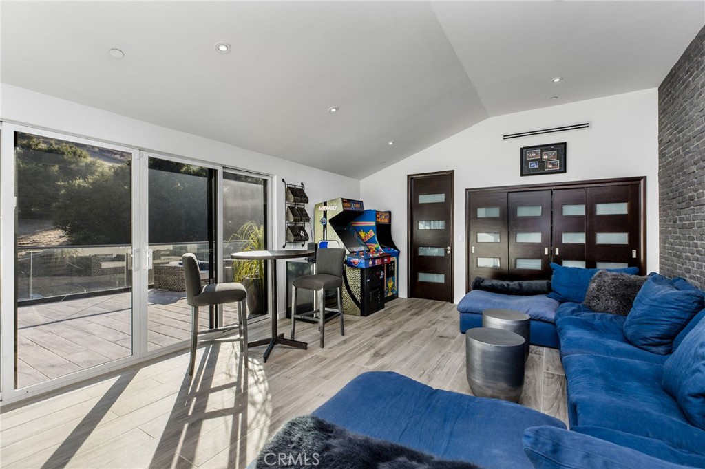207 SADDLEBOW Road