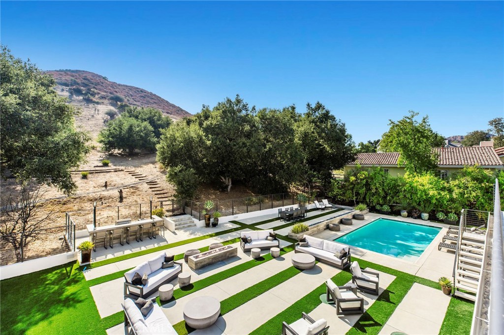 207 SADDLEBOW Road