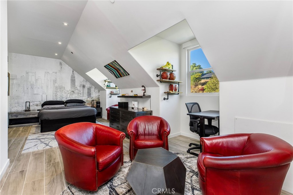 207 SADDLEBOW Road