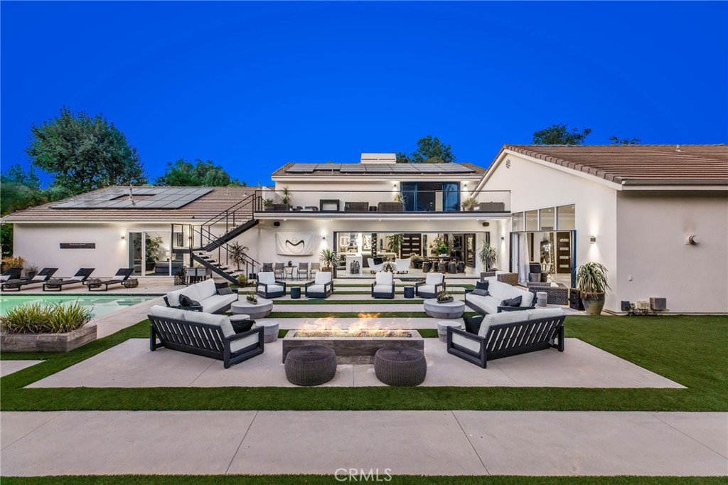 207 SADDLEBOW Road