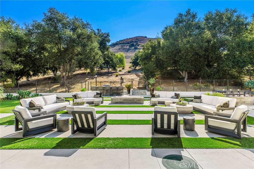 207 SADDLEBOW Road