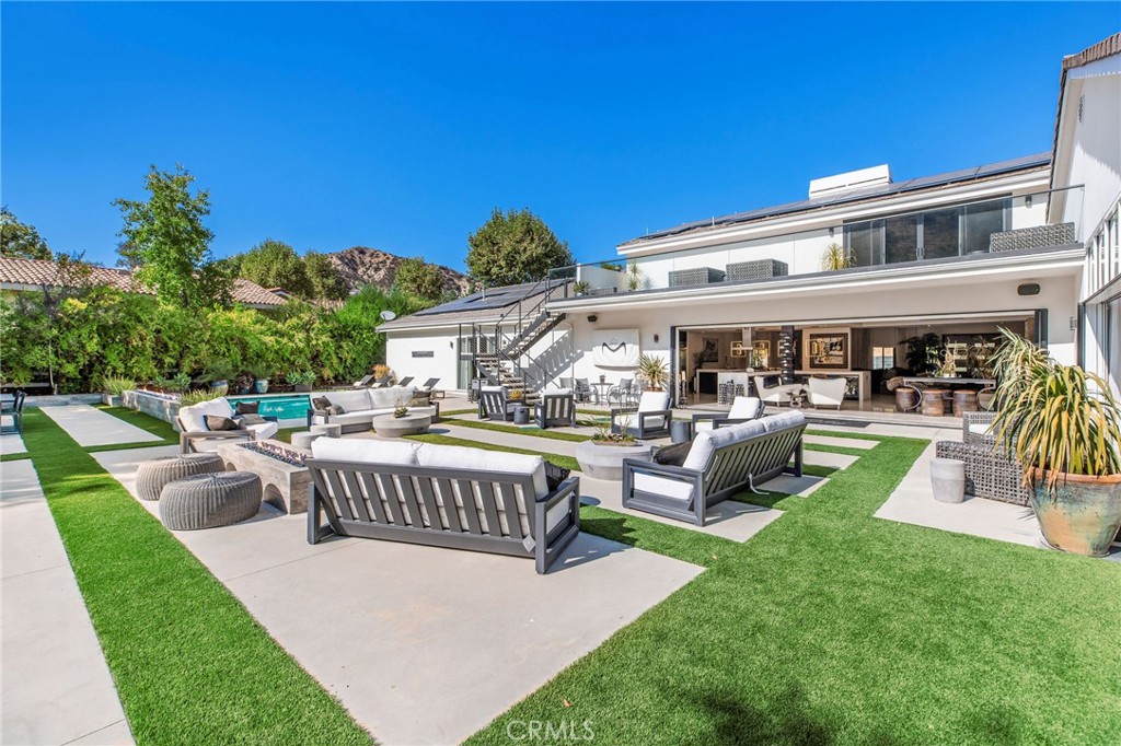 207 SADDLEBOW Road