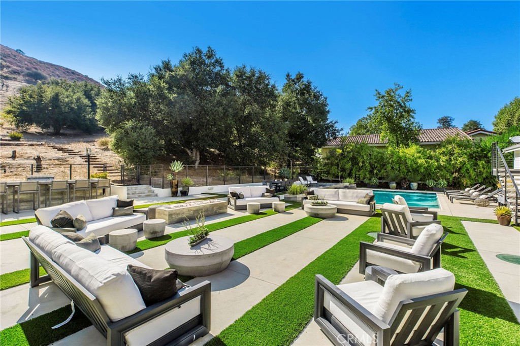 207 SADDLEBOW Road