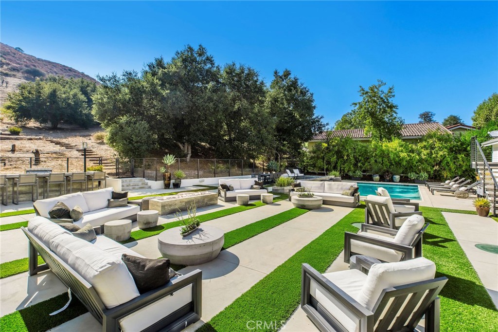 207 SADDLEBOW Road