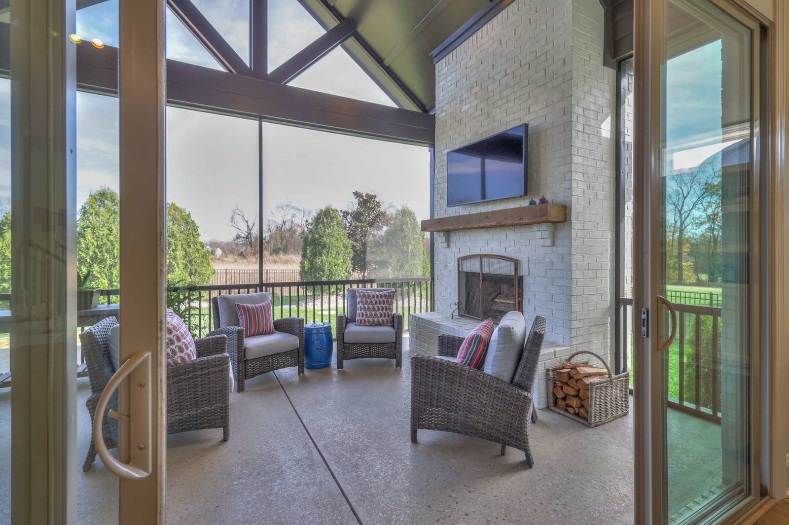 4649 Majestic Meadows Dr