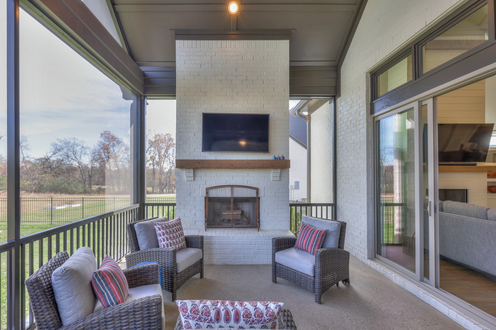4649 Majestic Meadows Dr