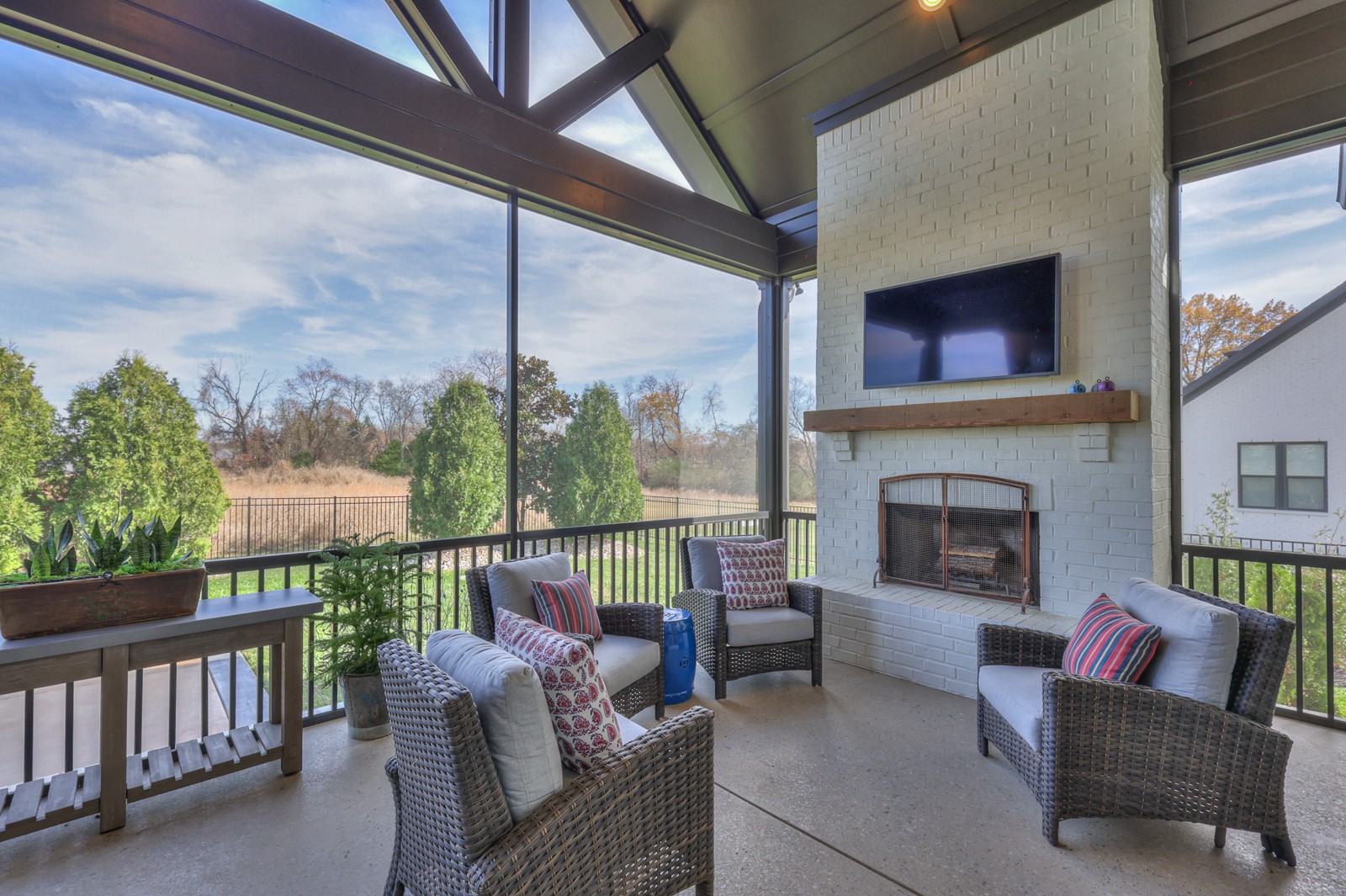 4649 Majestic Meadows Dr