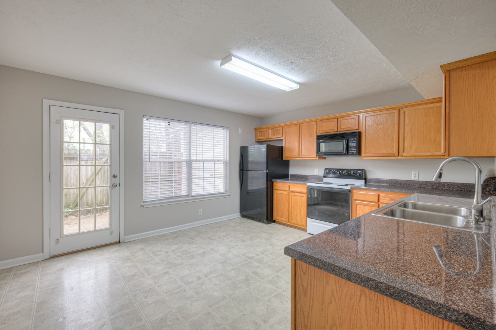 8025 Mickey Katz Cir