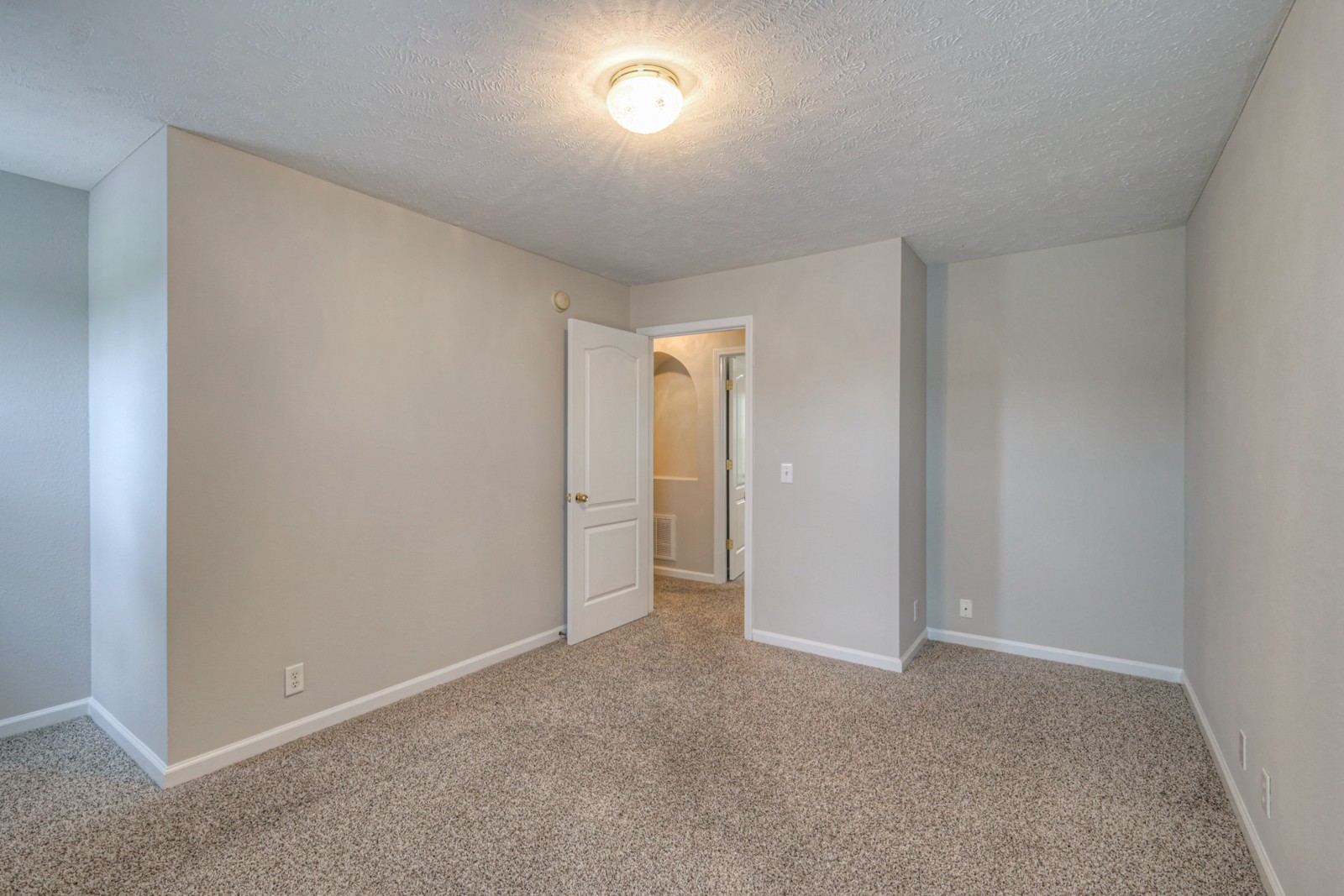 8025 Mickey Katz Cir