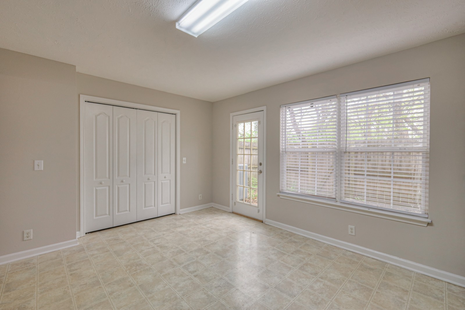 8025 Mickey Katz Cir