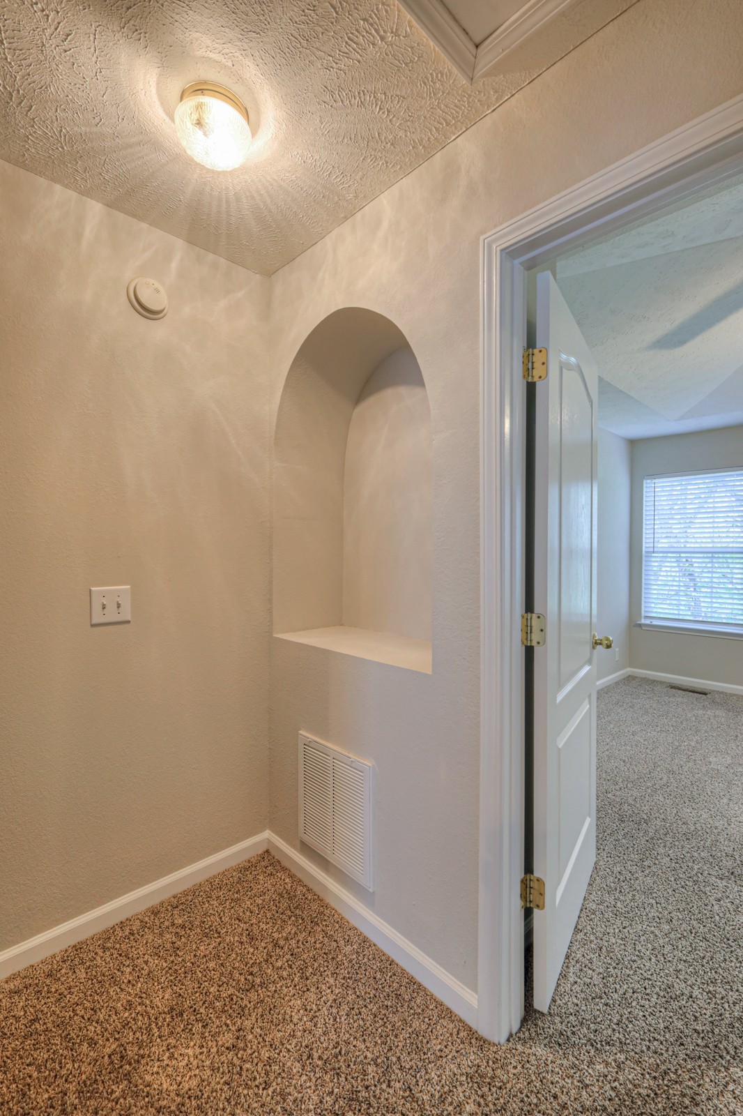 8025 Mickey Katz Cir