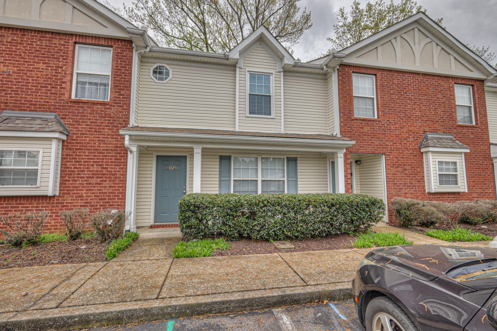 8025 Mickey Katz Cir