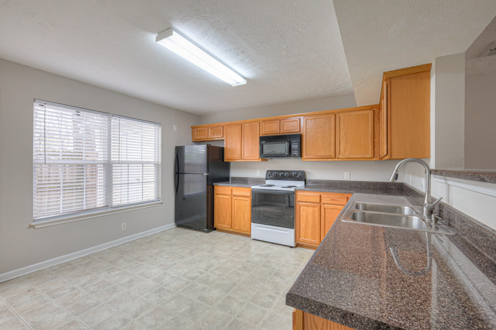 8025 Mickey Katz Cir