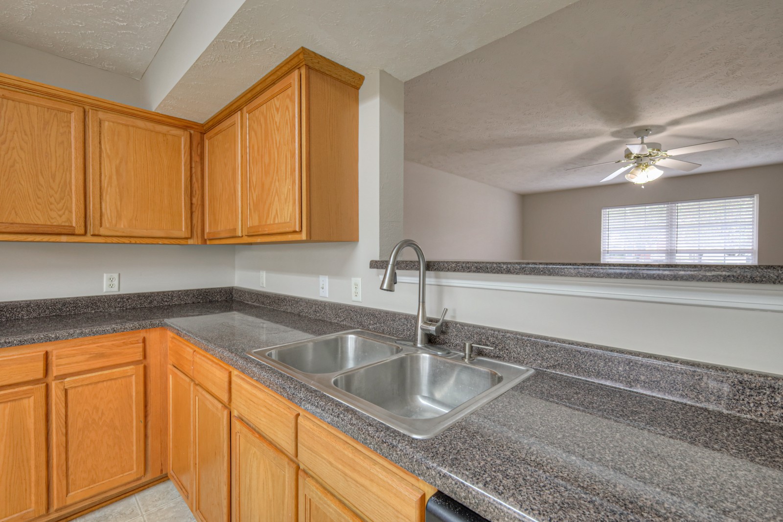 8025 Mickey Katz Cir