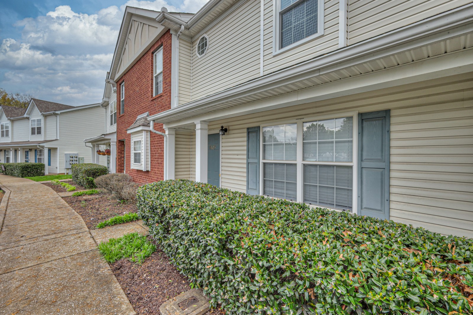 8025 Mickey Katz Cir