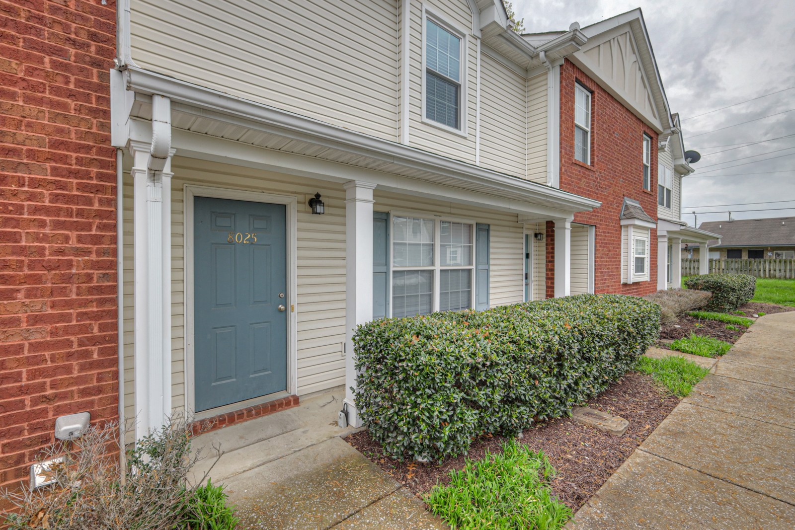 8025 Mickey Katz Cir