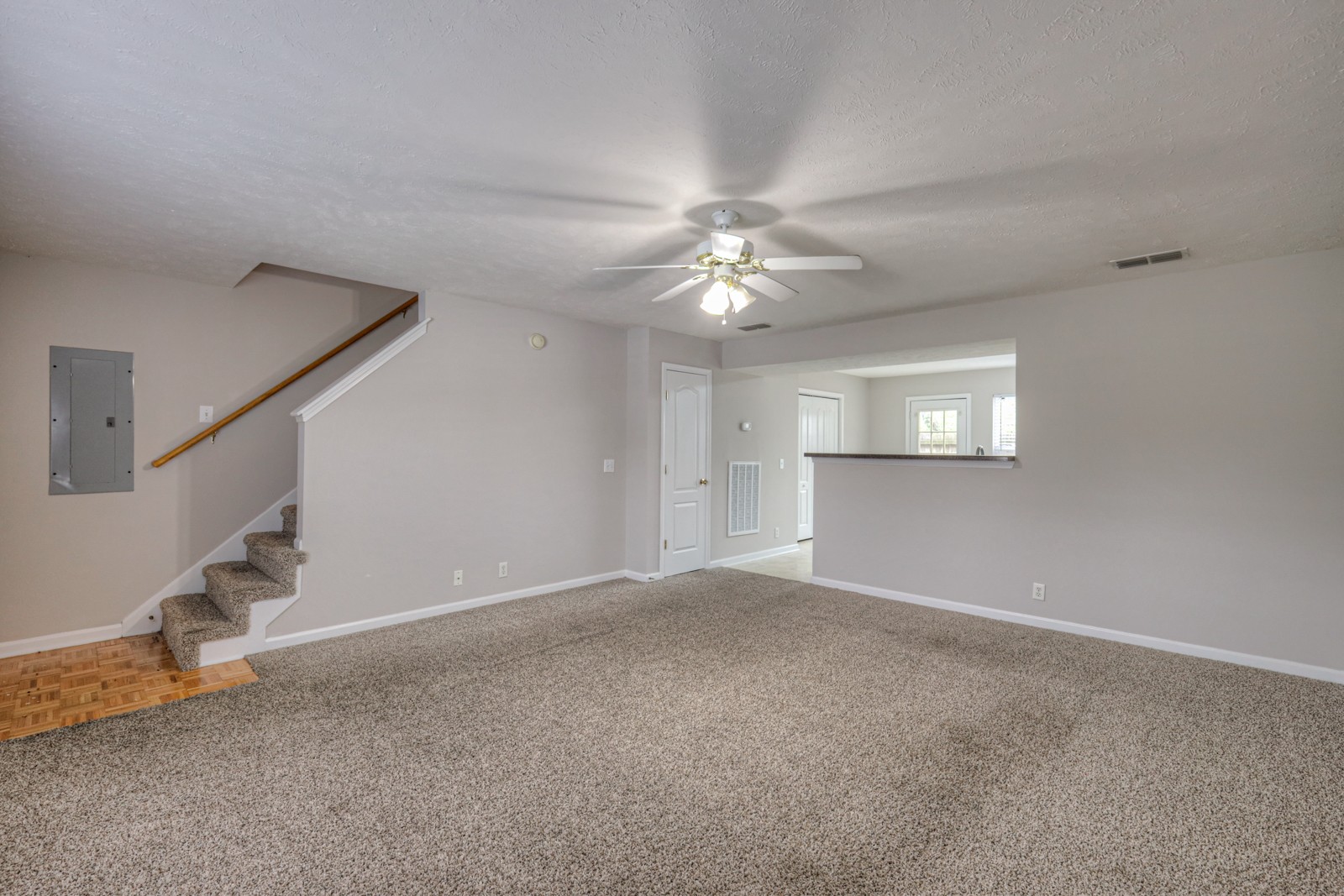 8025 Mickey Katz Cir