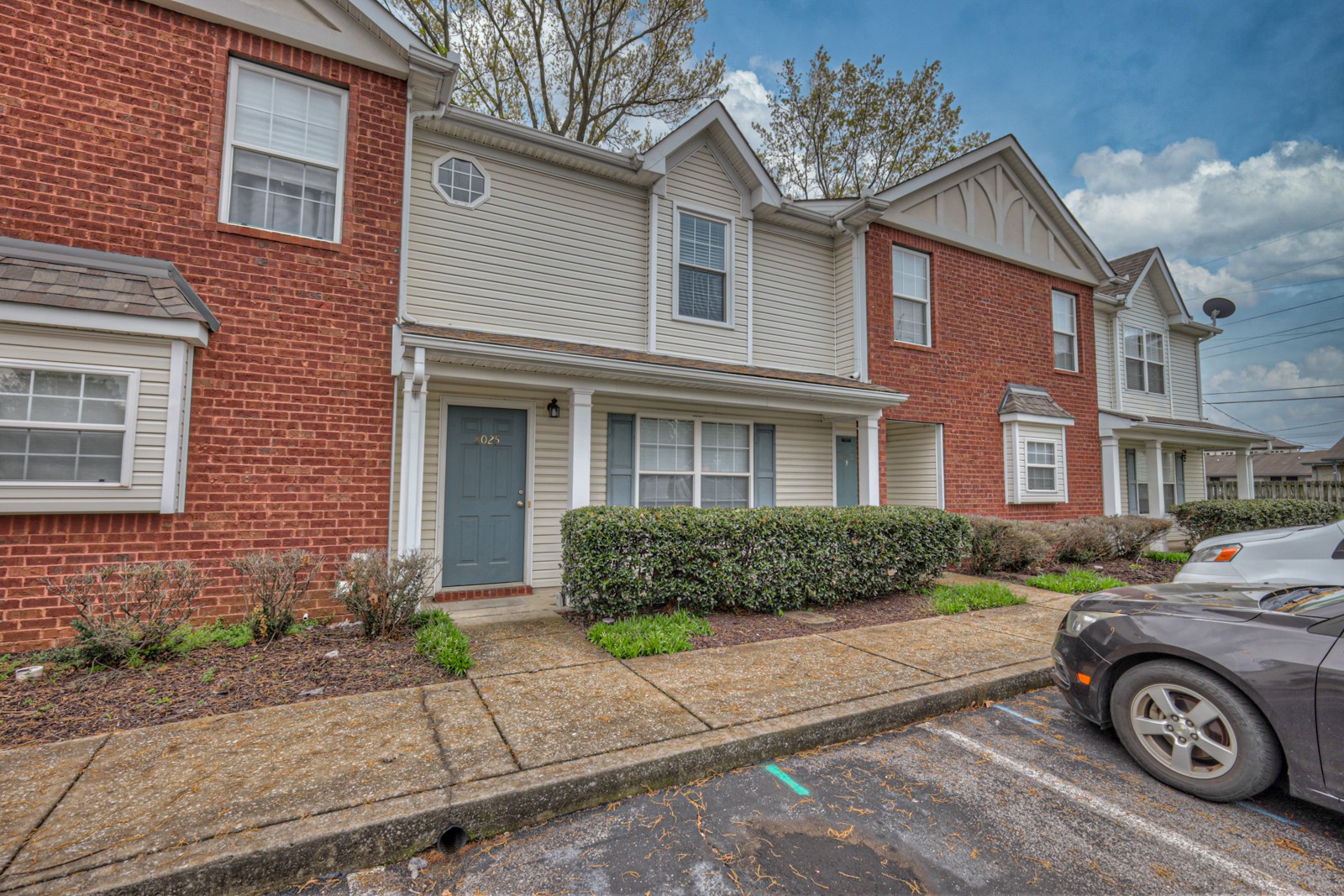 8025 Mickey Katz Cir