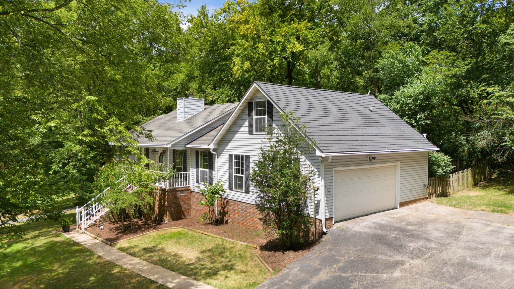 1245 Hartsfield Dr