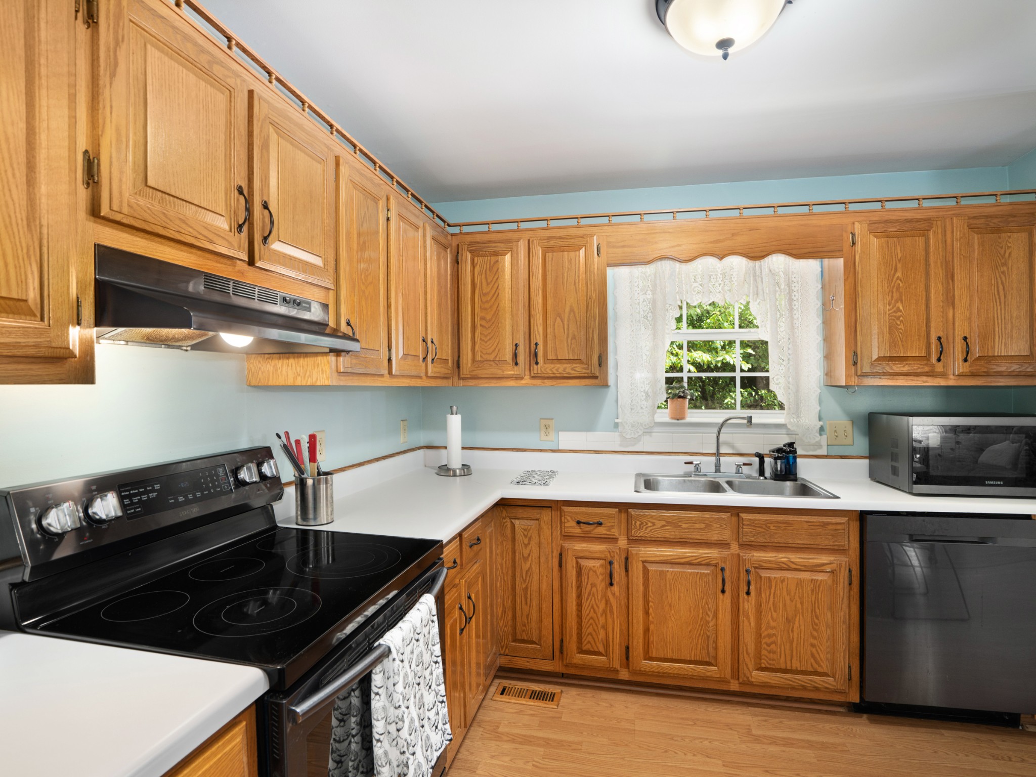 1245 Hartsfield Dr