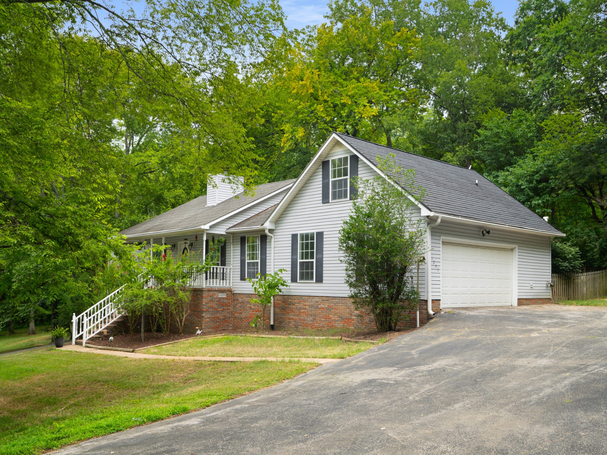 1245 Hartsfield Dr