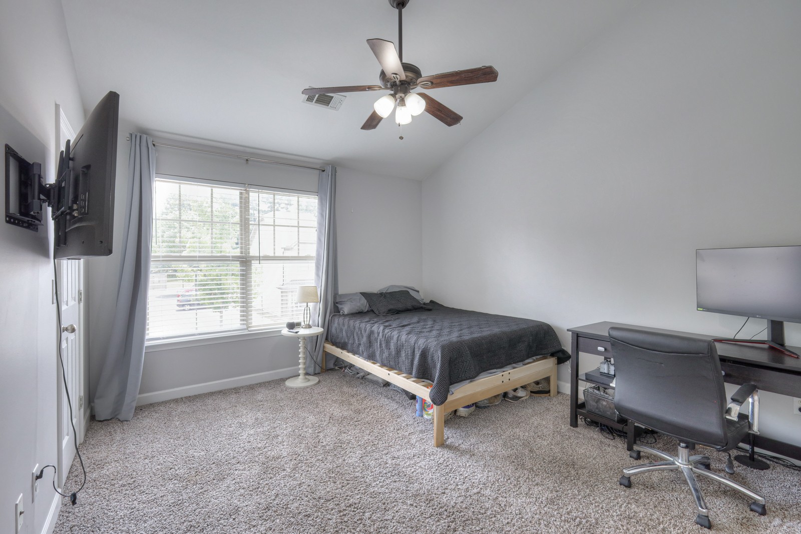 105 4th Ave Unit: 113