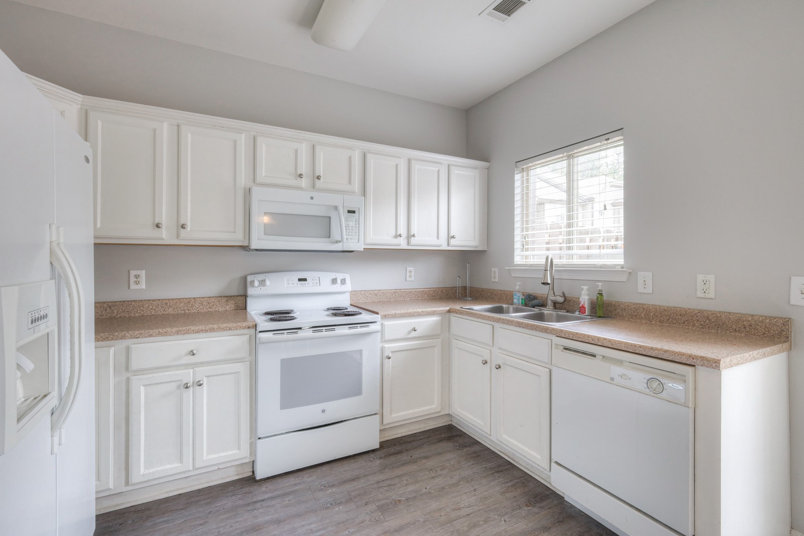 105 4th Ave Unit: 113