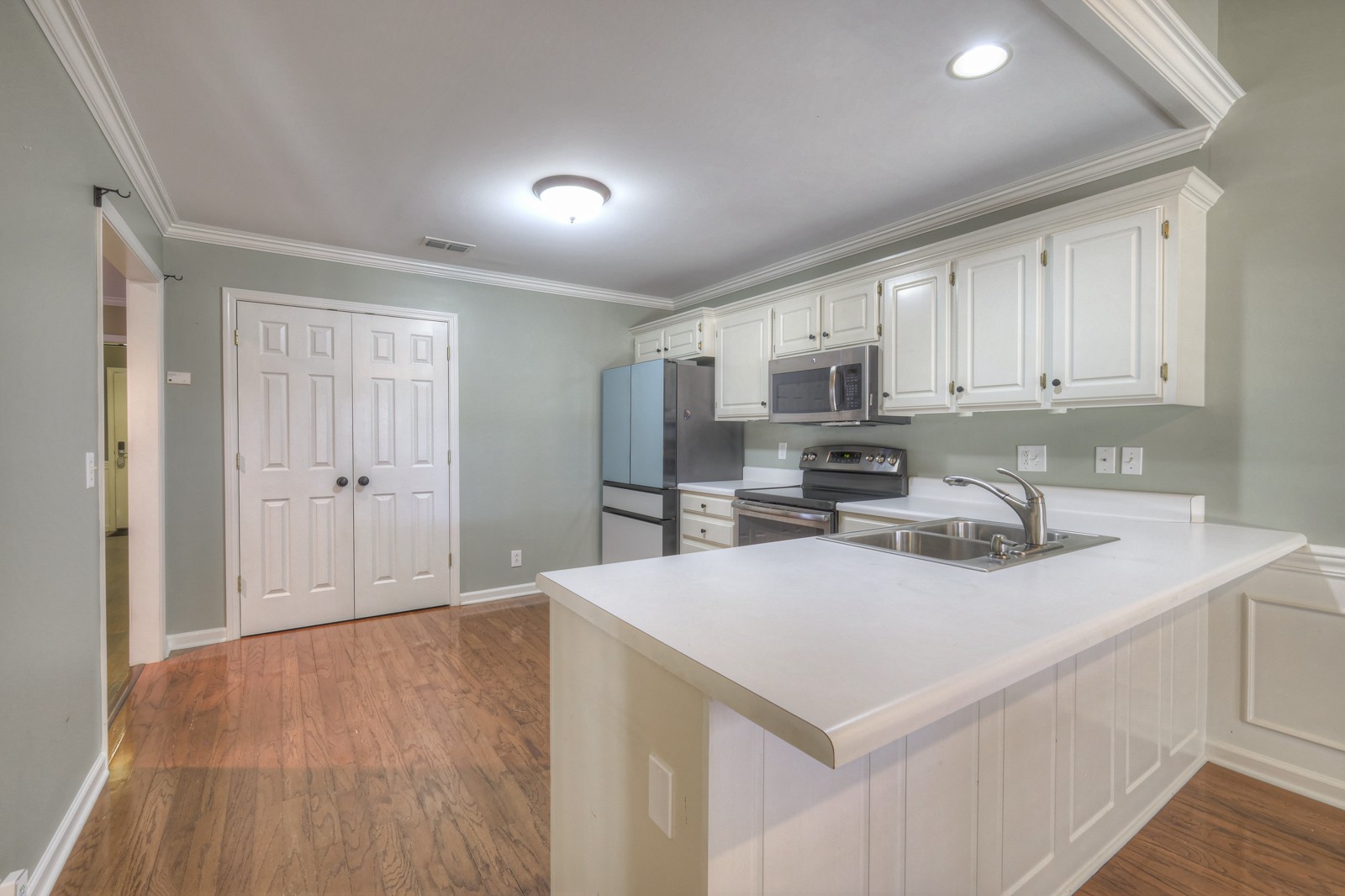 2558 Shinnecock Ct