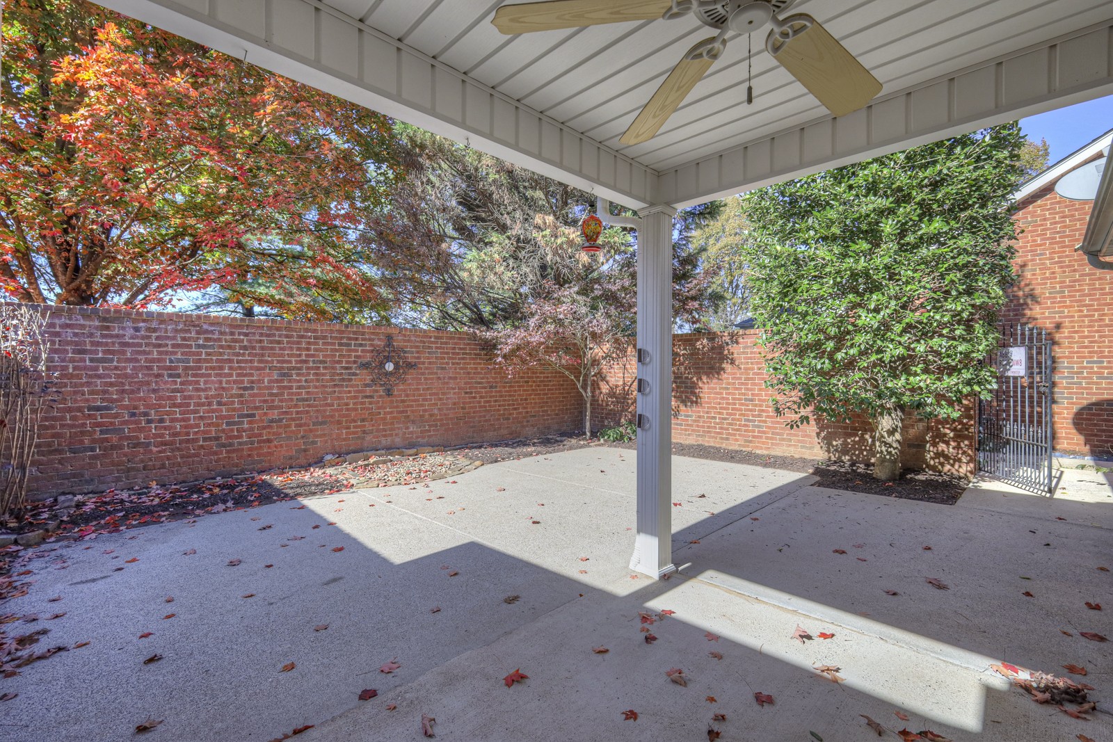 2558 Shinnecock Ct