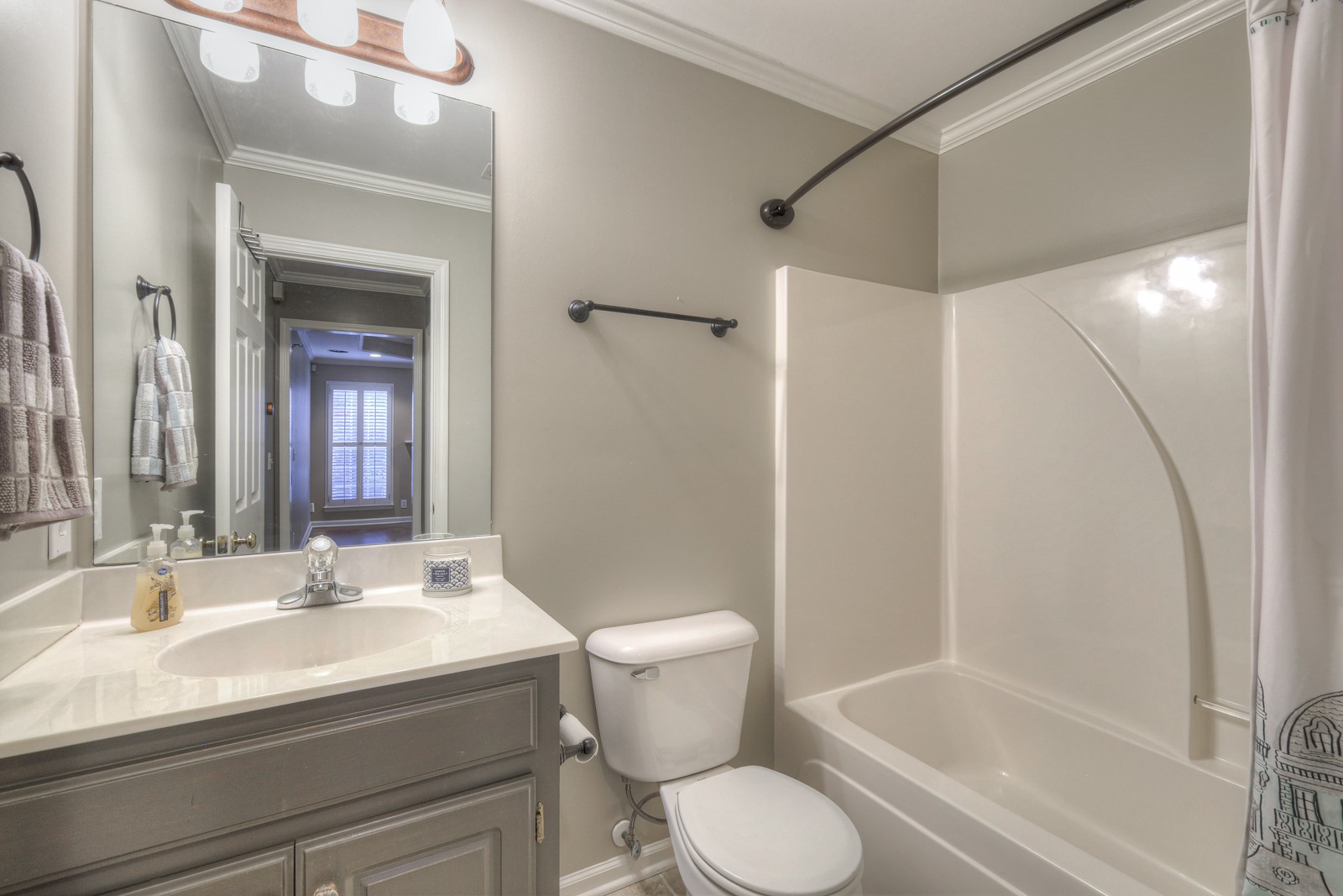2558 Shinnecock Ct