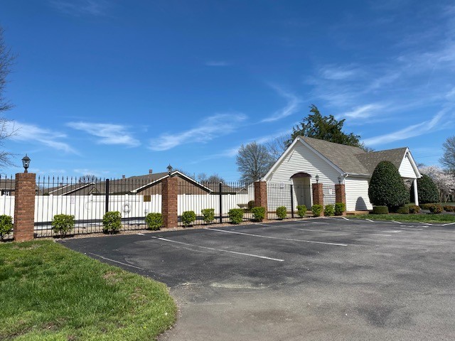 805 E Northfield Blvd