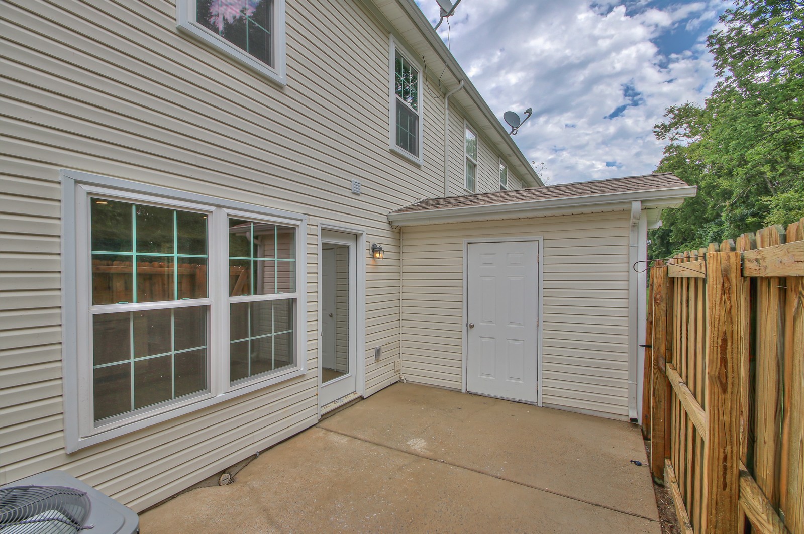 347 Shoshone Pl