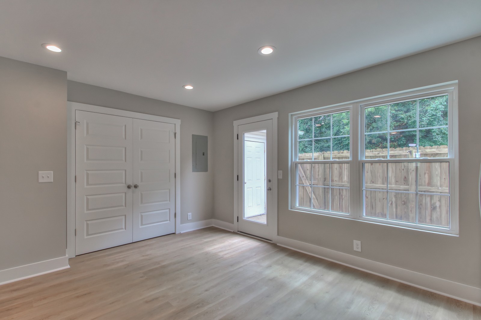 347 Shoshone Pl