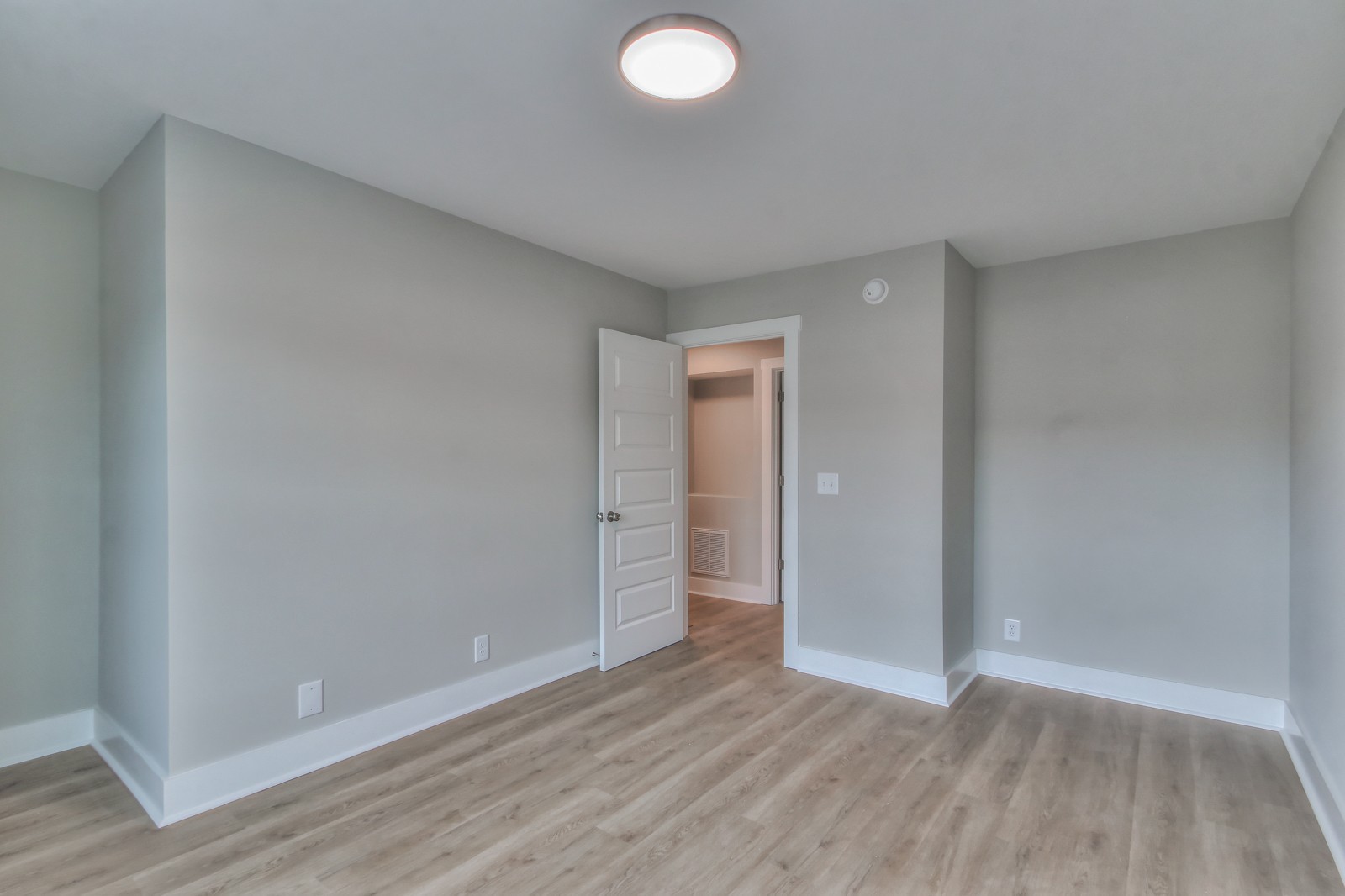 347 Shoshone Pl