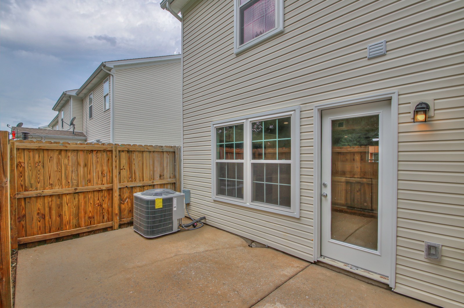 347 Shoshone Pl