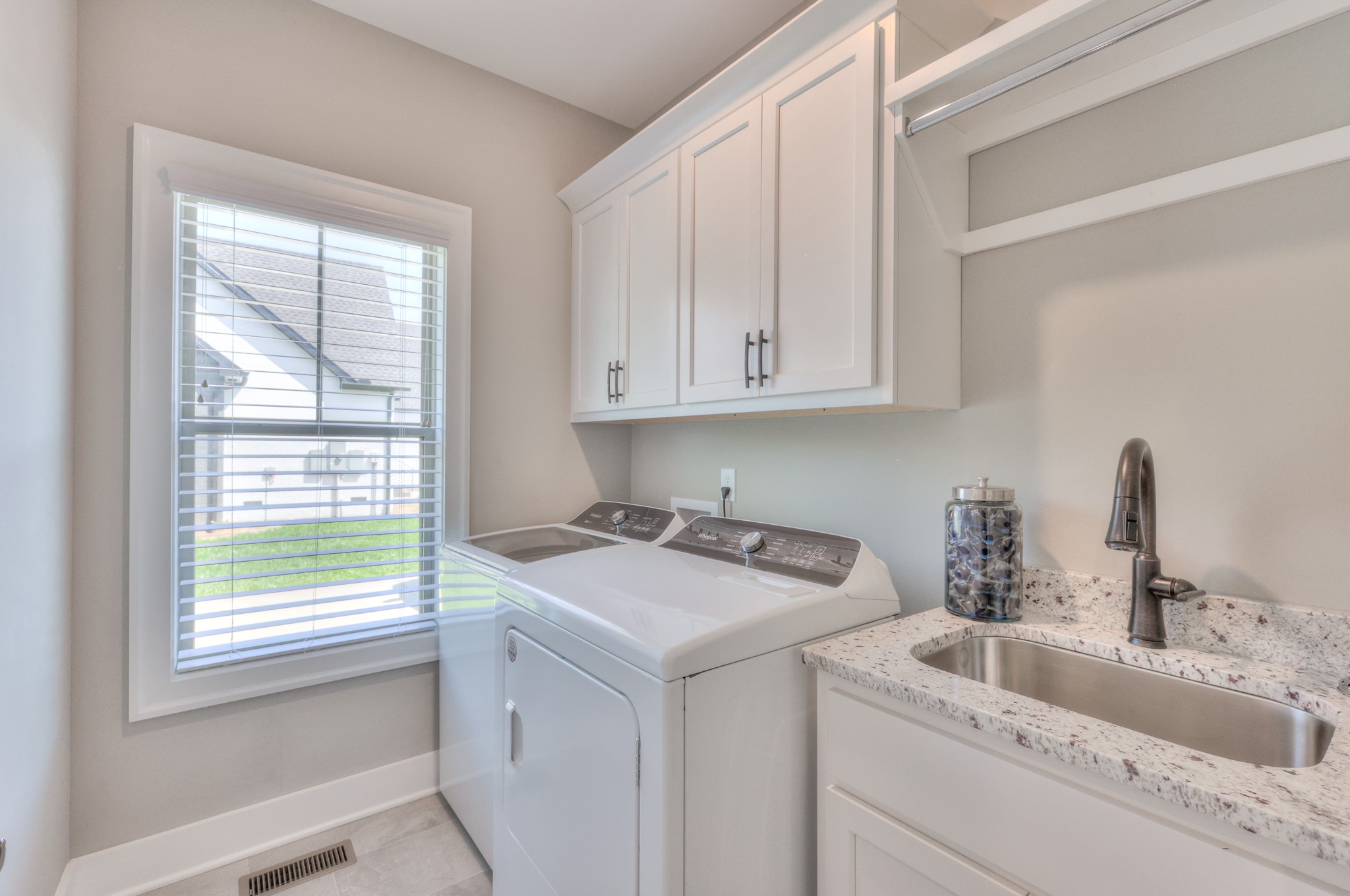1105 Alex Walker Dr
